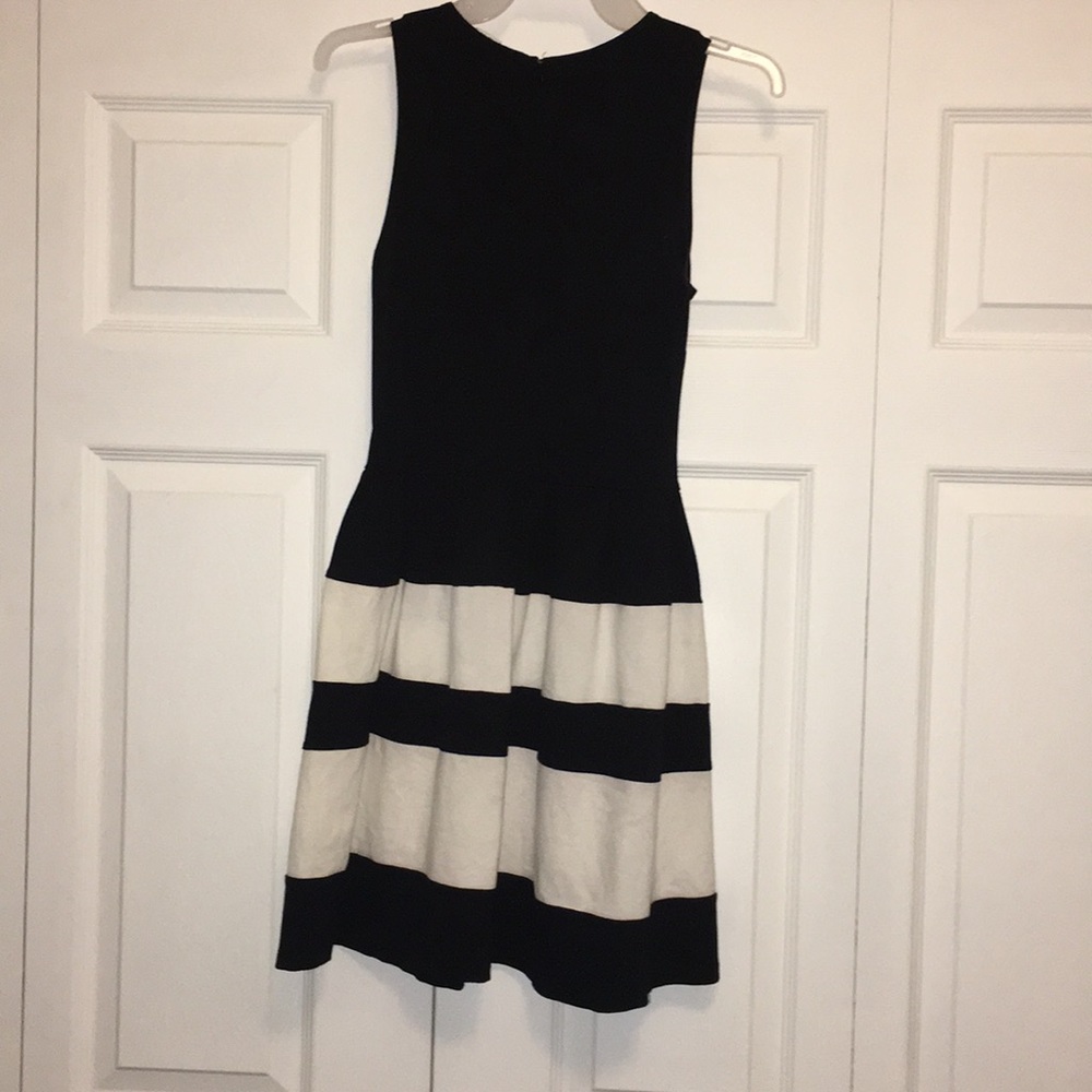 Formal dress - Picture 2 of 2